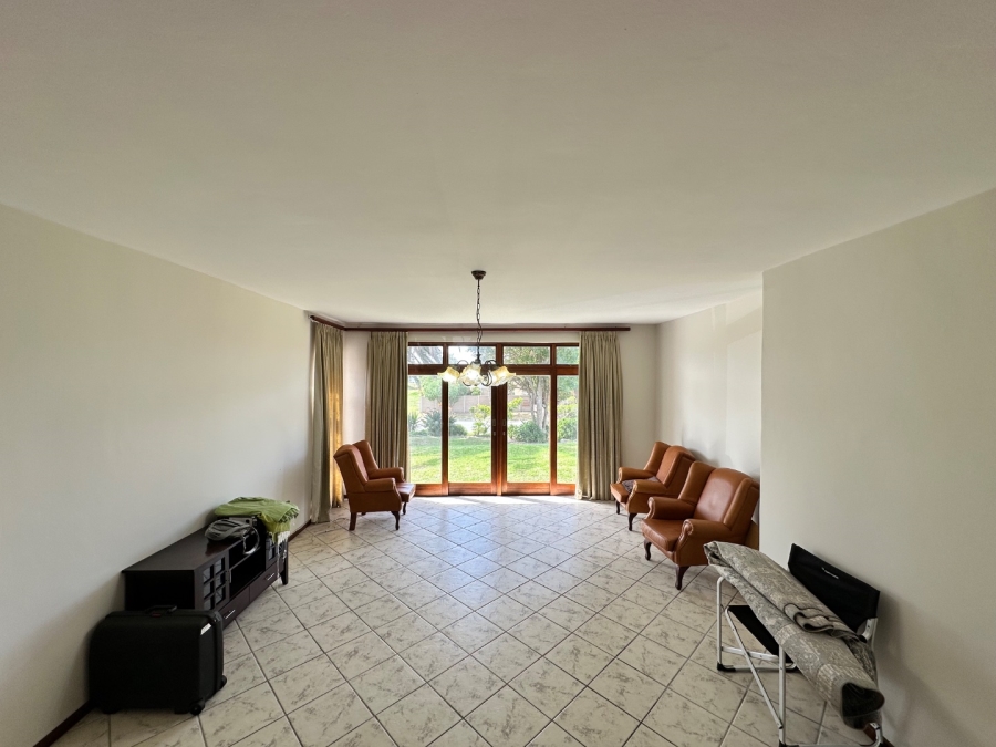 5 Bedroom Property for Sale in Bayview Western Cape